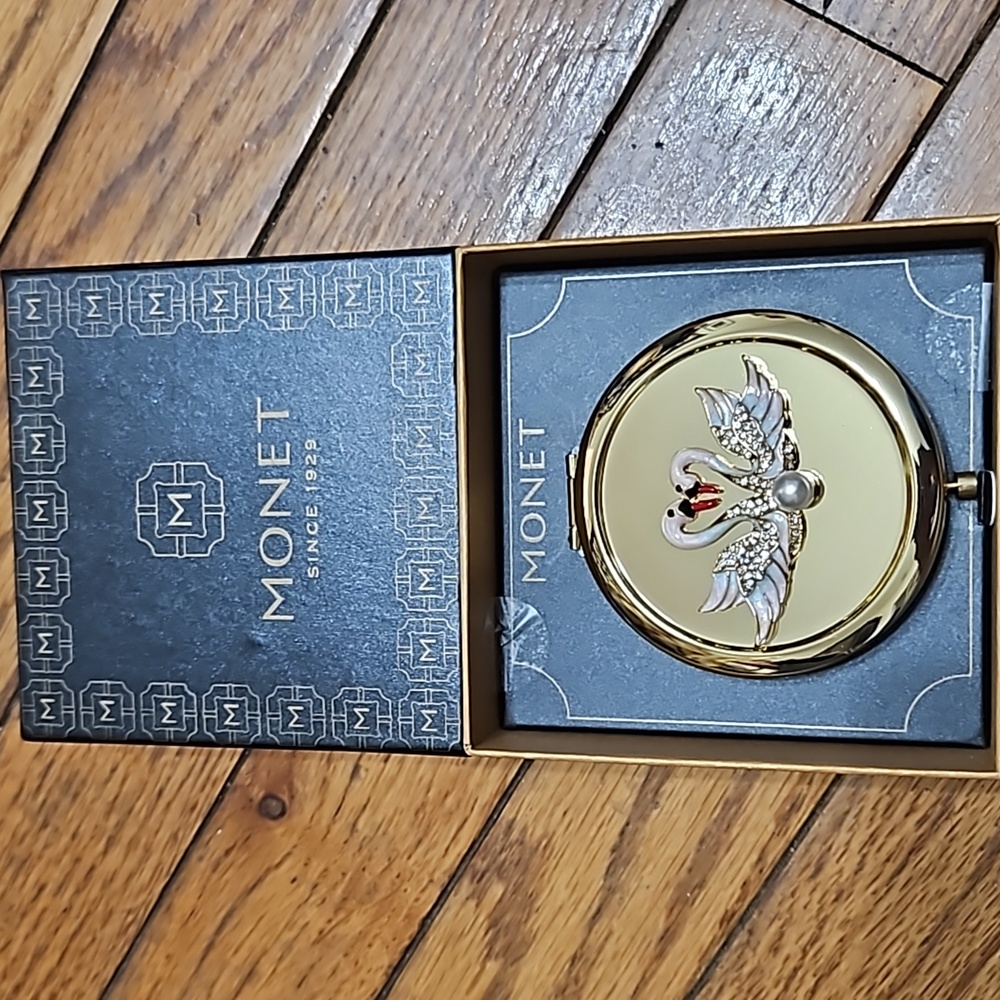 Monet Compact Double Mirror Gold Tone Swans With A Pearl